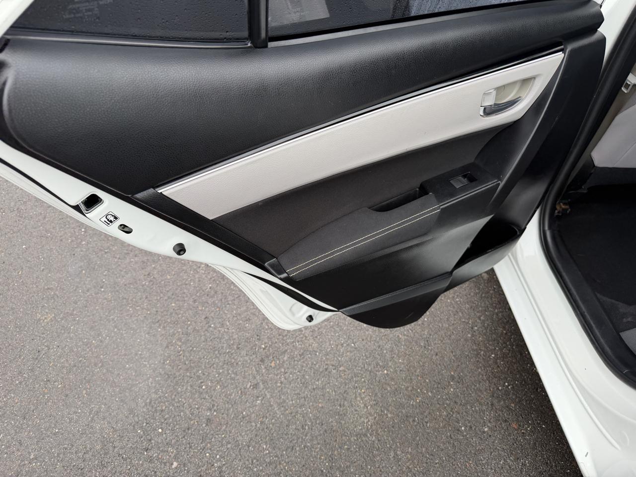 Toyota Corolla XLE CVT (Natl) 2019