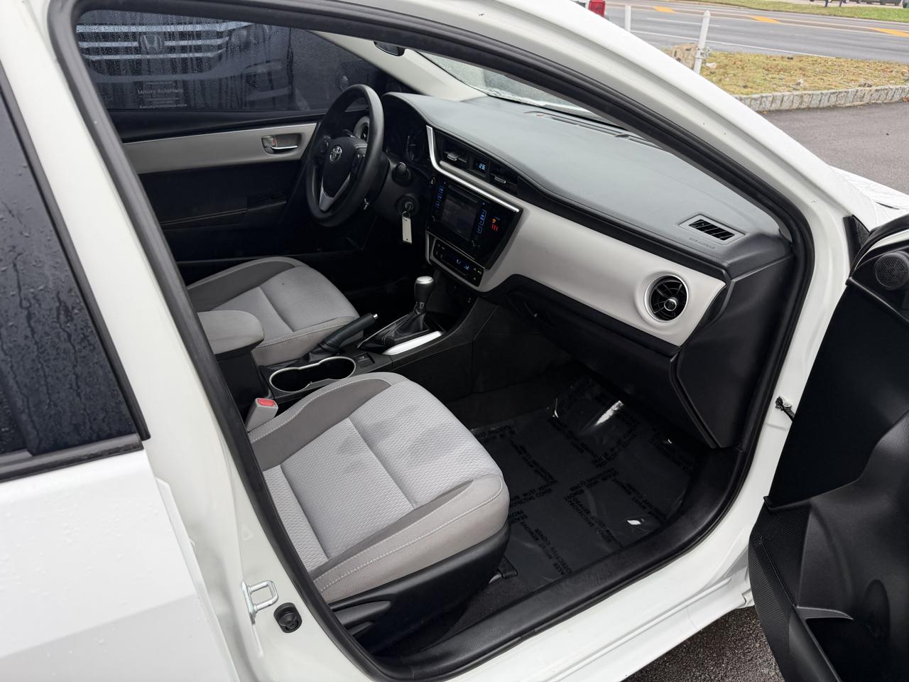 Toyota Corolla XLE CVT (Natl) 2019