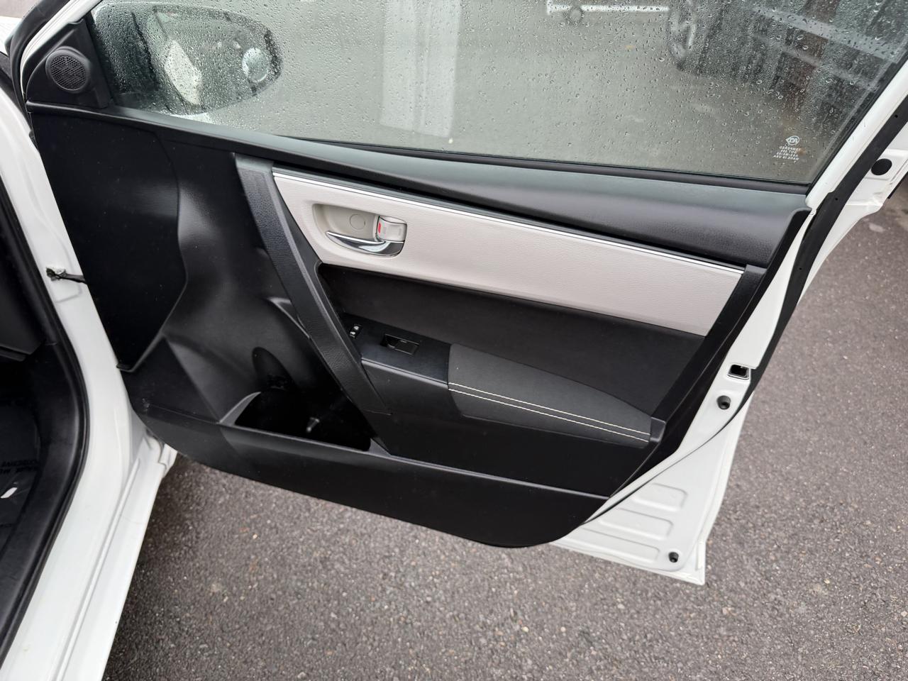 Toyota Corolla XLE CVT (Natl) 2019