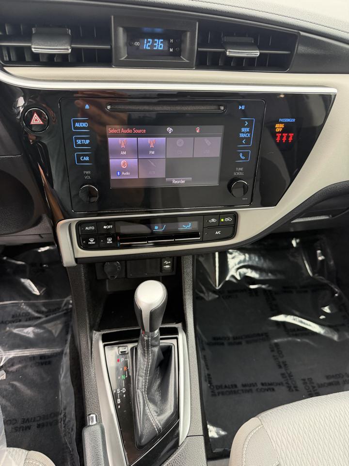 Toyota Corolla XLE CVT (Natl) 2019