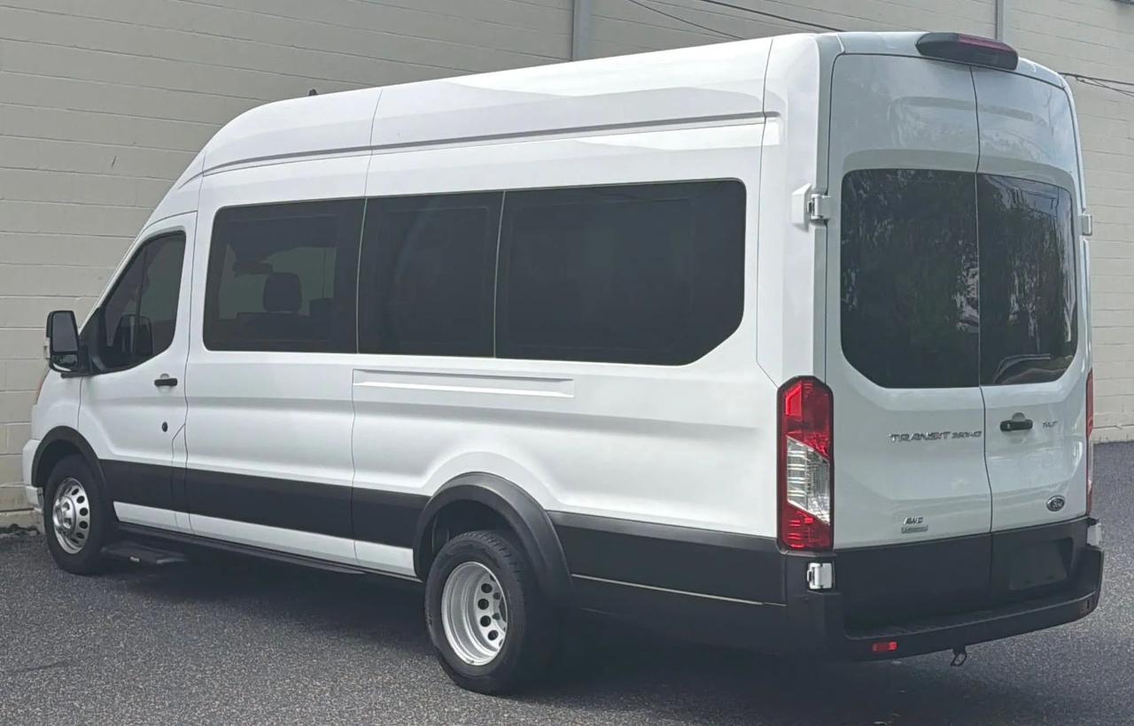 Ford Transit Passenger Wagon T-350 HD 148" EL High Roof XLT DRW AWD 2022