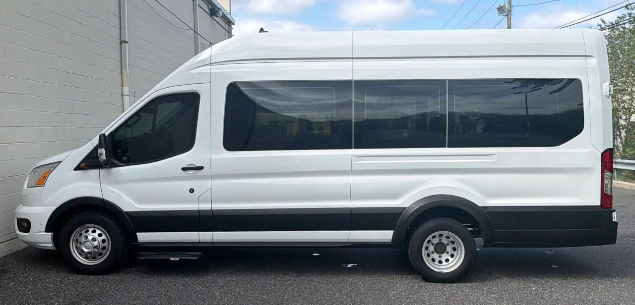 Ford Transit Passenger Wagon T-350 HD 148" EL High Roof XLT DRW AWD 2022