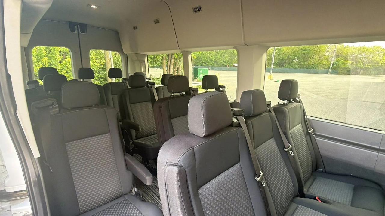 Ford Transit Passenger Wagon T-350 HD 148" EL High Roof XLT DRW AWD 2022