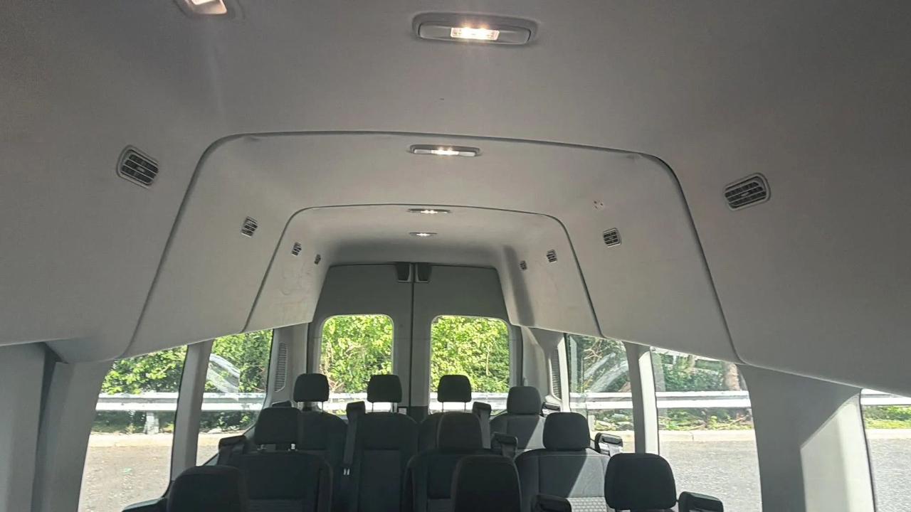 Ford Transit Passenger Wagon T-350 HD 148" EL High Roof XLT DRW AWD 2022