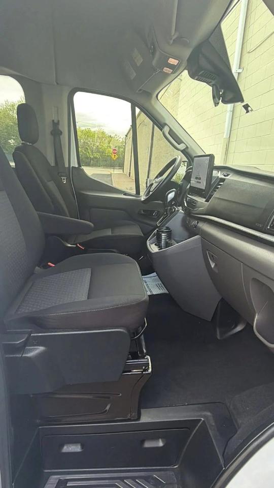 Ford Transit Passenger Wagon T-350 HD 148" EL High Roof XLT DRW AWD 2022