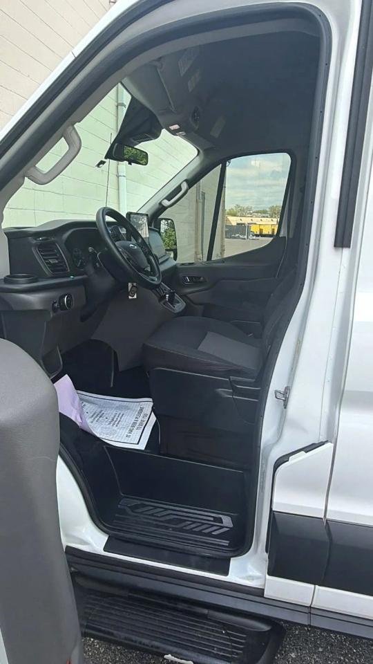 Ford Transit Passenger Wagon T-350 HD 148" EL High Roof XLT DRW AWD 2022