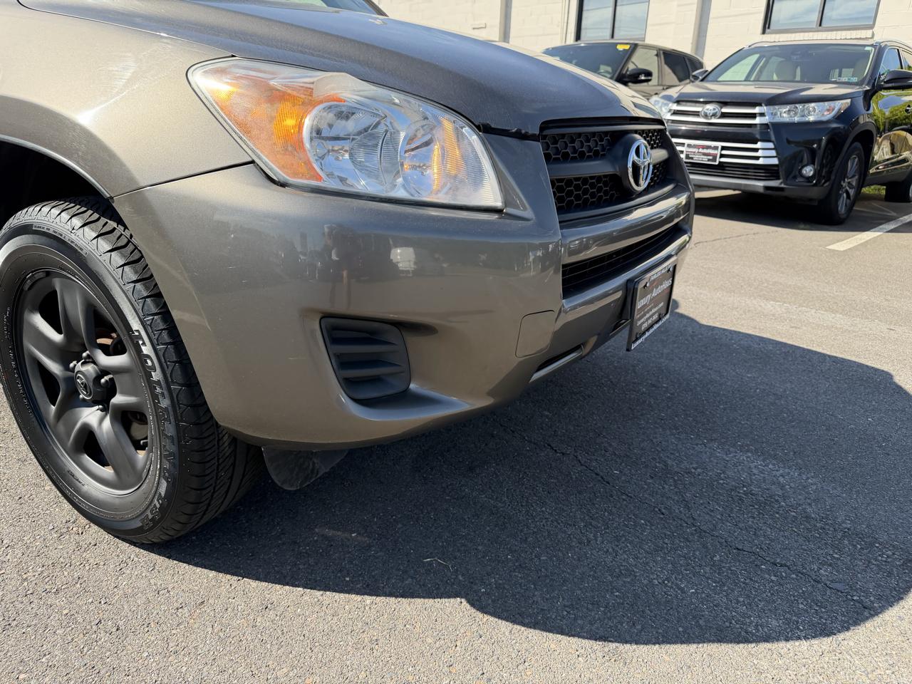 Toyota RAV4 4WD 4dr I4 (Natl) 2012