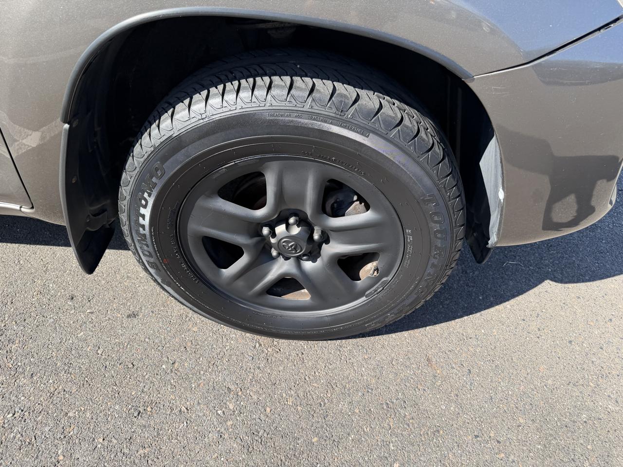 Toyota RAV4 4WD 4dr I4 (Natl) 2012