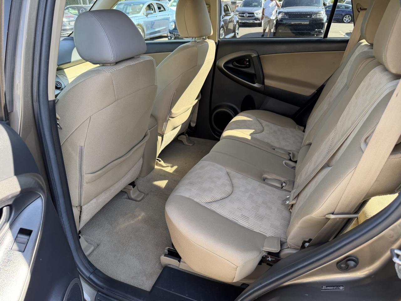 Toyota RAV4 4WD 4dr I4 (Natl) 2012