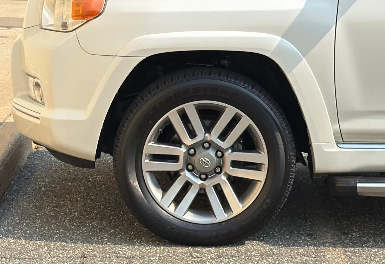 Toyota 4Runner 4WD 4dr V6 Limited (Natl) 2013