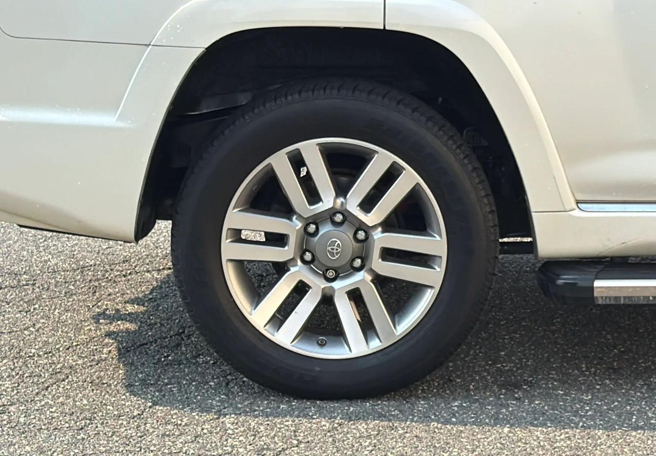 Toyota 4Runner 4WD 4dr V6 Limited (Natl) 2013