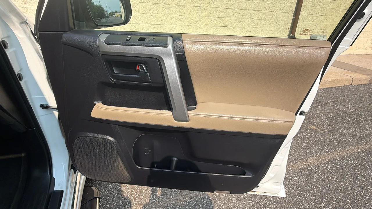 Toyota 4Runner 4WD 4dr V6 Limited (Natl) 2013