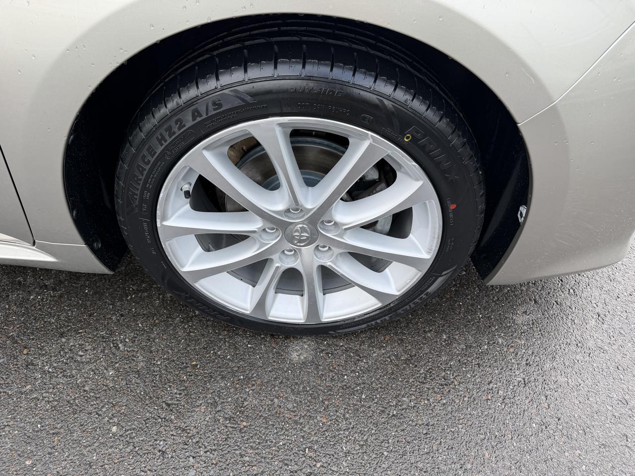Toyota Avalon 4dr Sdn XLE Premium (Natl) 2013
