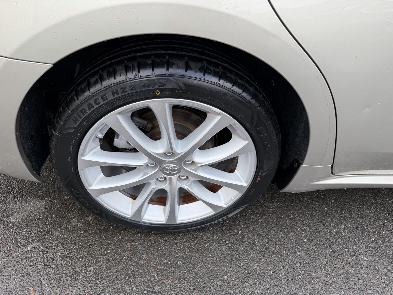 Toyota Avalon 4dr Sdn XLE Premium (Natl) 2013
