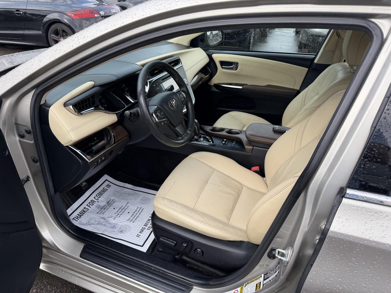 Toyota Avalon 4dr Sdn XLE Premium (Natl) 2013