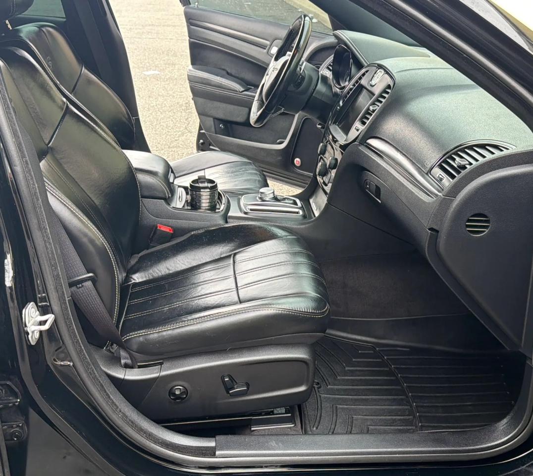 Chrysler 300 4dr Sdn 300S RWD 2016