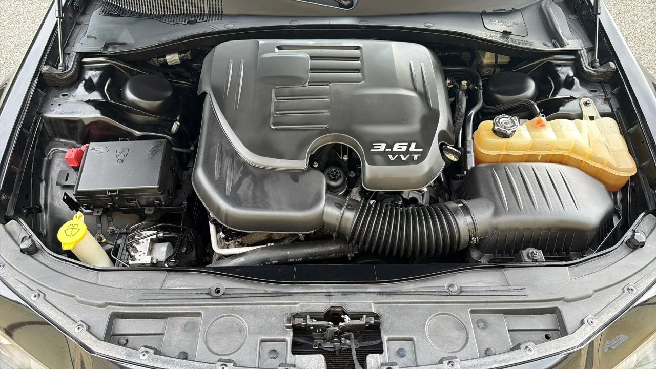 Chrysler 300 4dr Sdn 300S RWD 2016