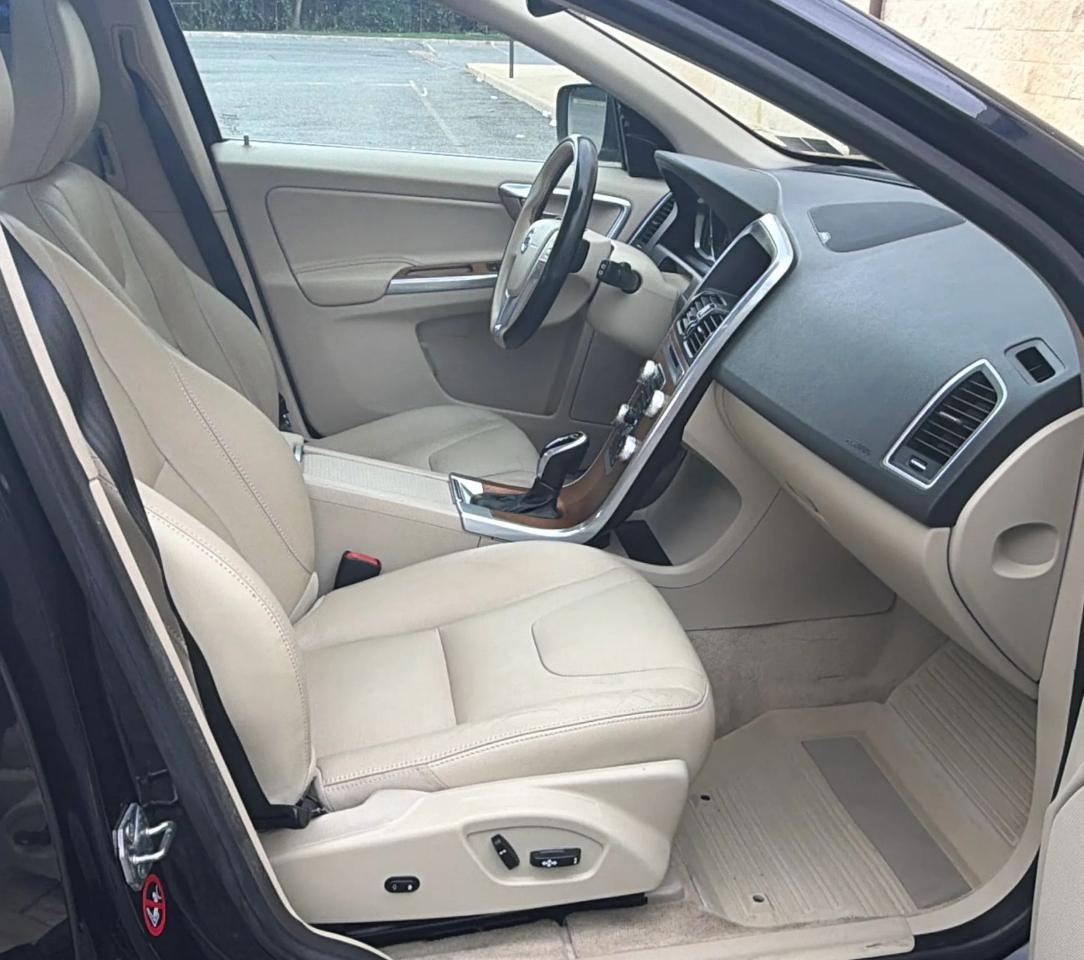 Volvo XC60 AWD 4dr T5 Platinum 2016