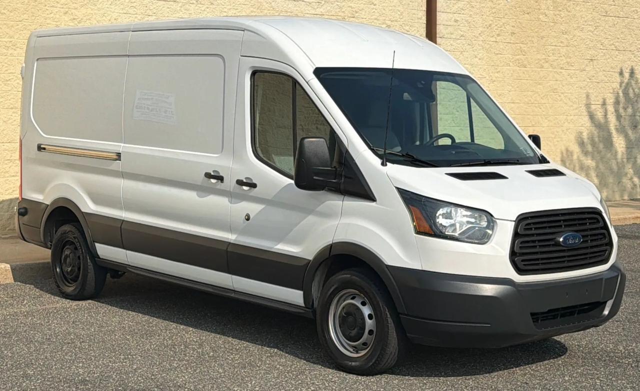 Ford Transit Van T-250 148" Med Rf 9000 GVWR Sliding RH Dr 2017