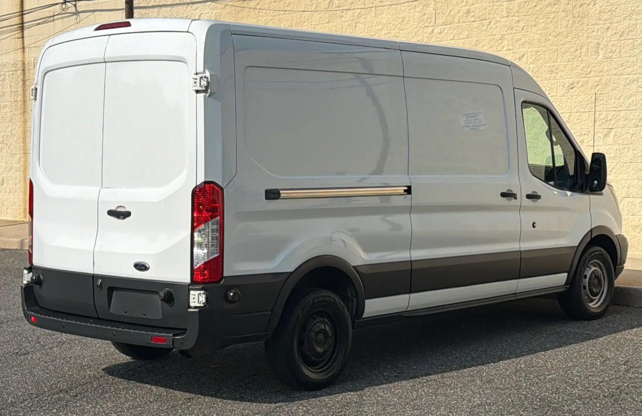 Ford Transit Van T-250 148" Med Rf 9000 GVWR Sliding RH Dr 2017