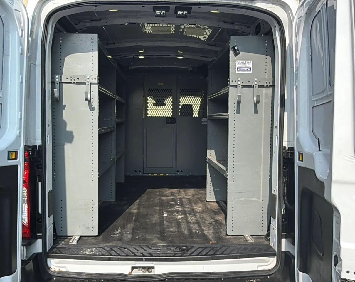 Ford Transit Van T-250 148" Med Rf 9000 GVWR Sliding RH Dr 2017