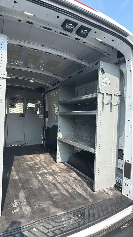 Ford Transit Van T-250 148" Med Rf 9000 GVWR Sliding RH Dr 2017