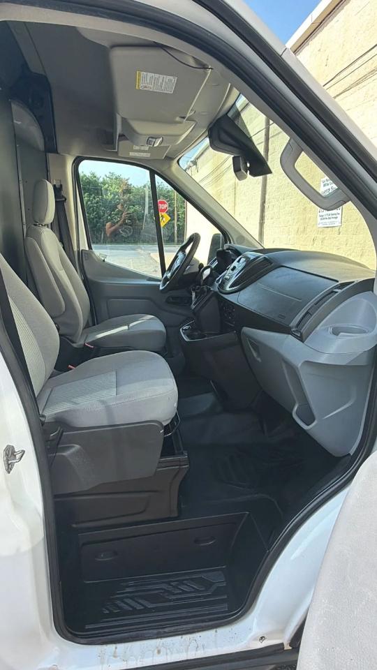 Ford Transit Van T-250 148" Med Rf 9000 GVWR Sliding RH Dr 2017