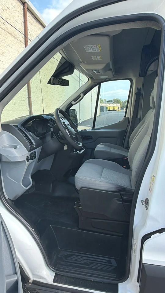 Ford Transit Van T-250 148" Med Rf 9000 GVWR Sliding RH Dr 2017