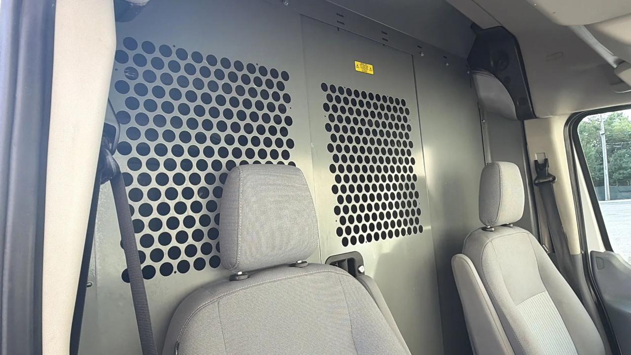 Ford Transit Van T-250 148" Med Rf 9000 GVWR Sliding RH Dr 2017