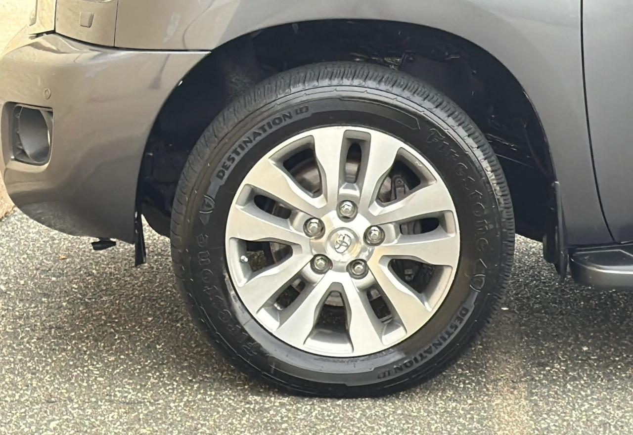 Toyota Sequoia 4WD 5.7L Limited (Natl) 2013