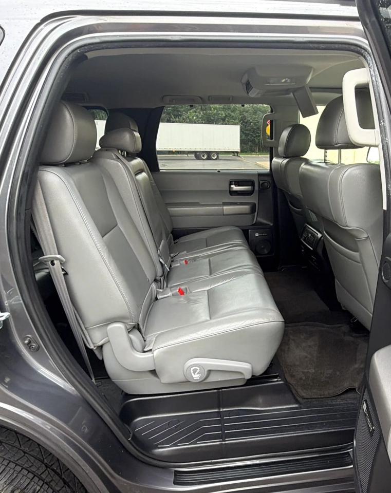 Toyota Sequoia 4WD 5.7L Limited (Natl) 2013