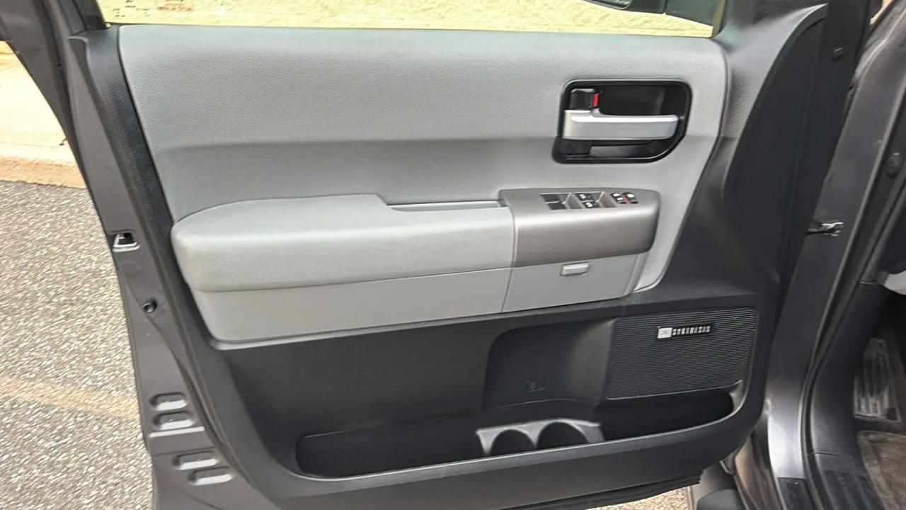 Toyota Sequoia 4WD 5.7L Limited (Natl) 2013