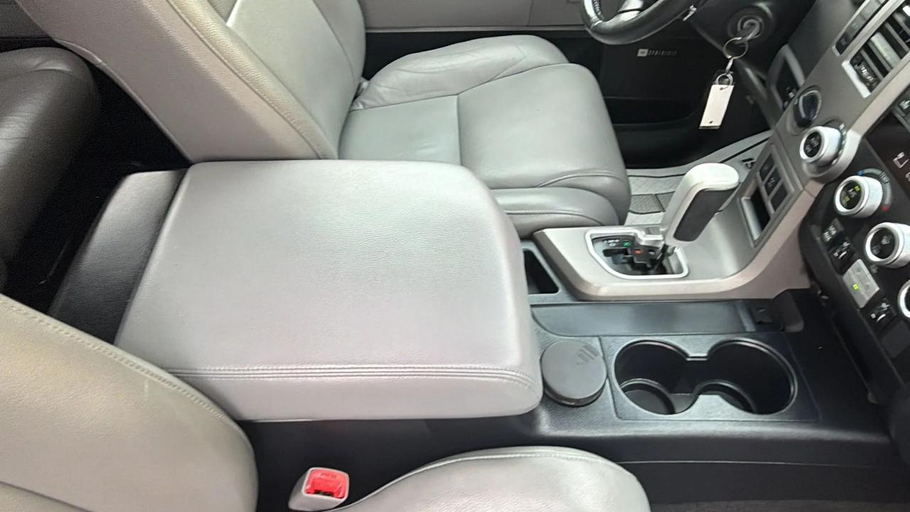 Toyota Sequoia 4WD 5.7L Limited (Natl) 2013