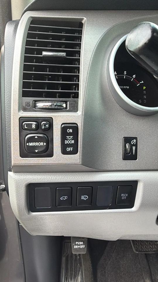 Toyota Sequoia 4WD 5.7L Limited (Natl) 2013