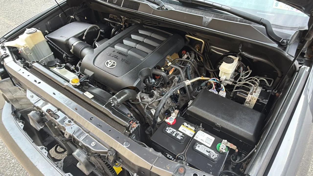 Toyota Sequoia 4WD 5.7L Limited (Natl) 2013