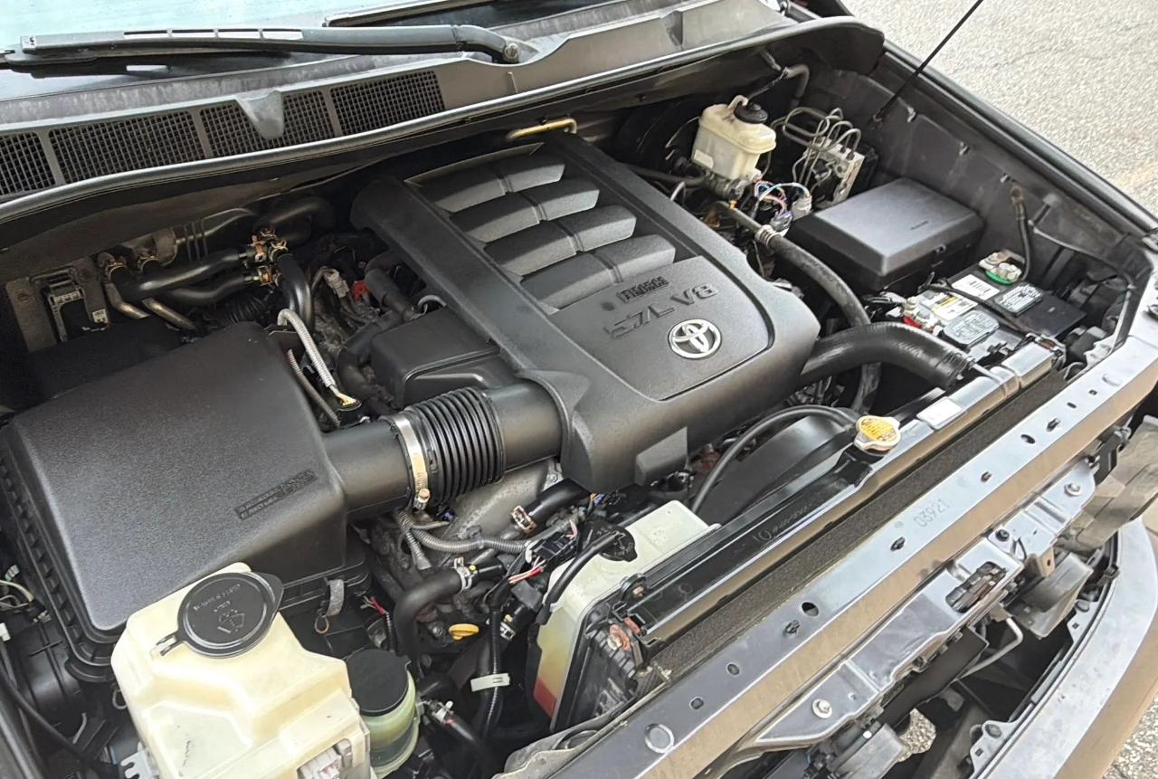 Toyota Sequoia 4WD 5.7L Limited (Natl) 2013