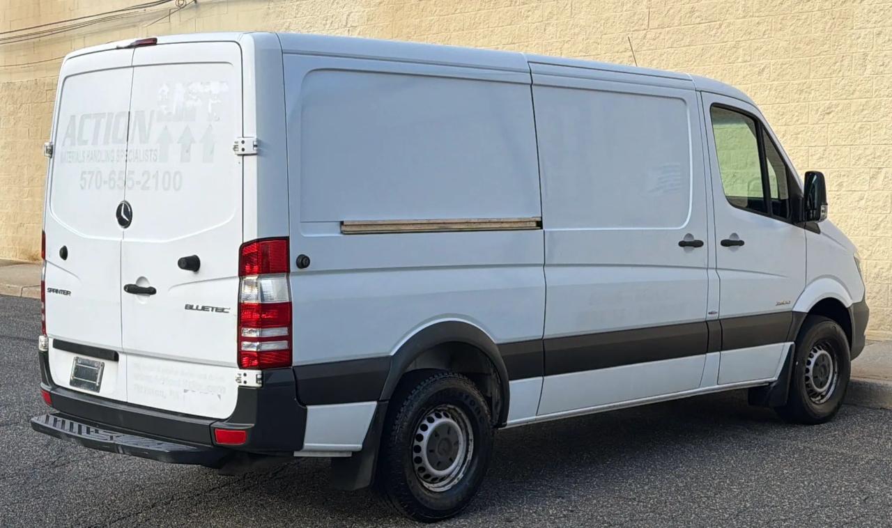 Mercedes-Benz Sprinter Cargo Vans RWD 2500 144" 2015