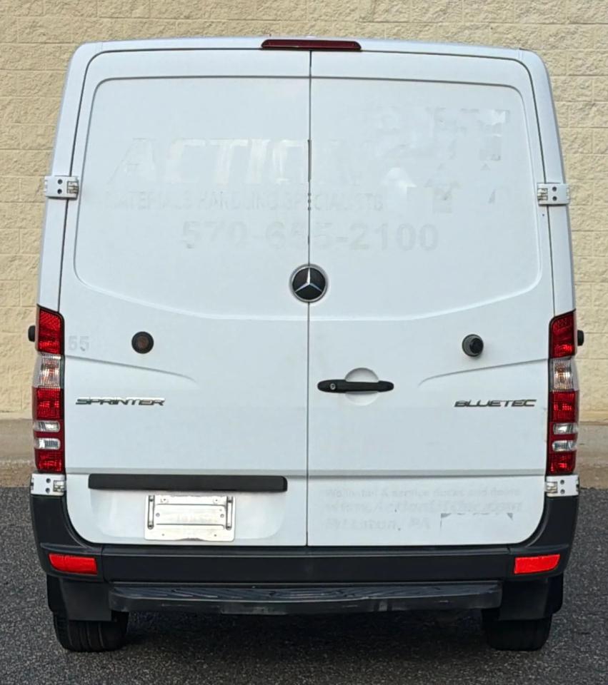 Mercedes-Benz Sprinter Cargo Vans RWD 2500 144" 2015