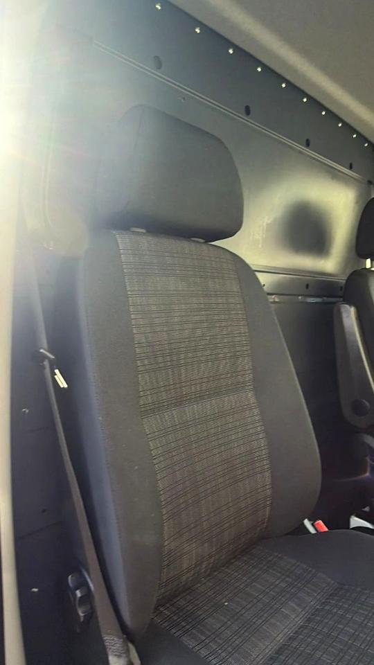 Mercedes-Benz Sprinter Cargo Vans RWD 2500 144" 2015