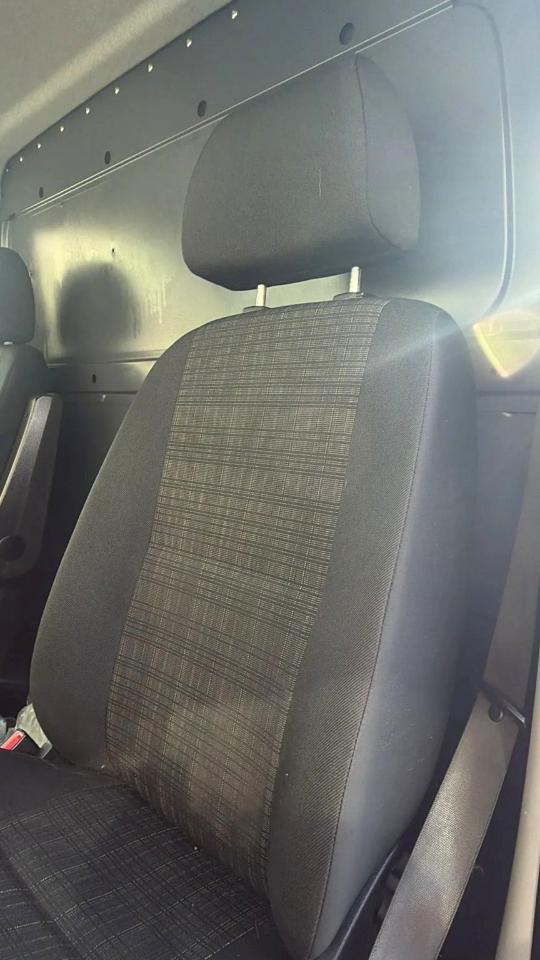 Mercedes-Benz Sprinter Cargo Vans RWD 2500 144" 2015