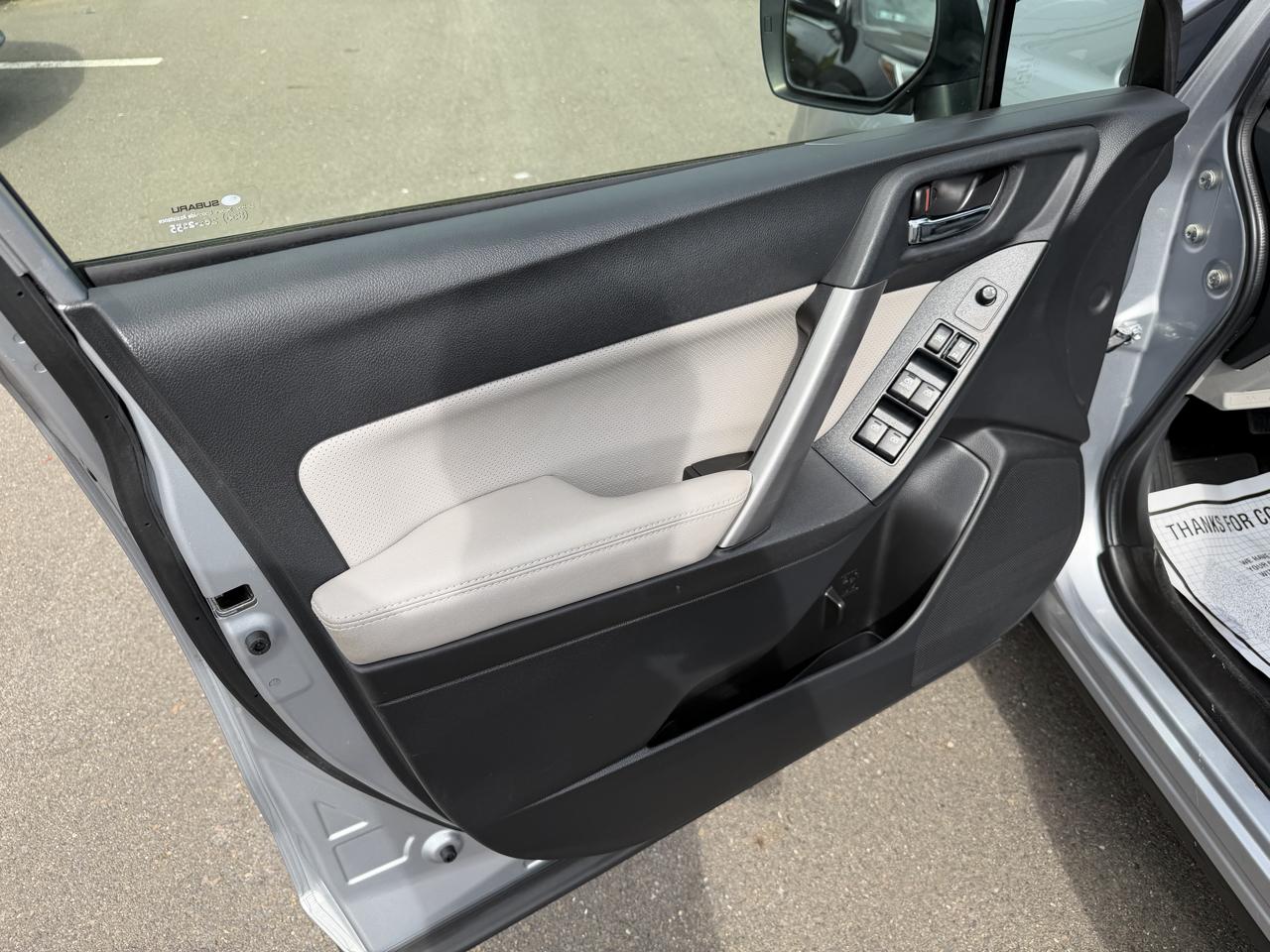 Subaru Forester 4dr CVT 2.5i Limited PZEV 2015