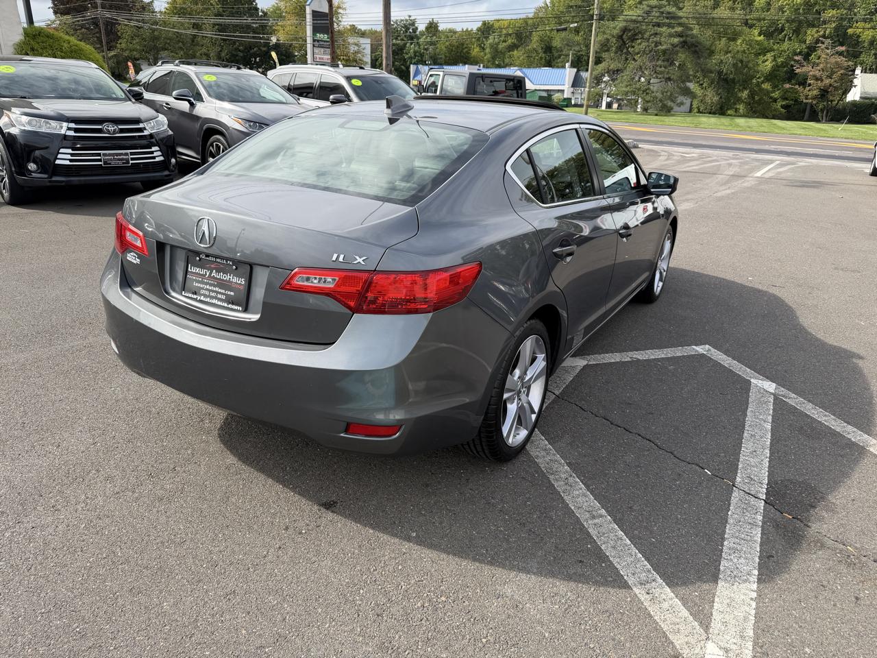 Acura ILX 4dr Sdn 2.0L 2014