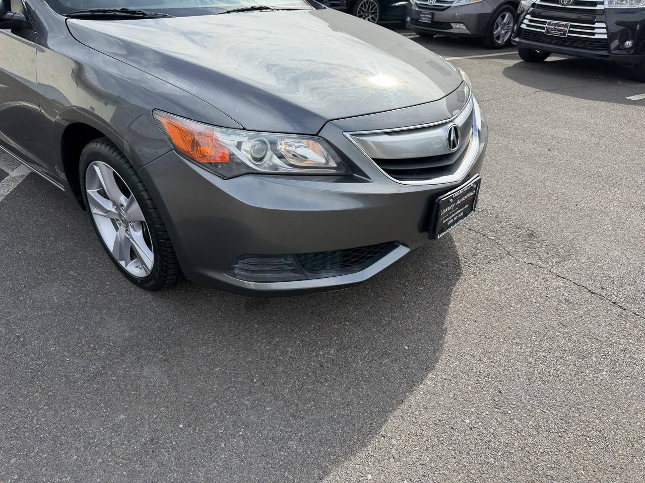 Acura ILX 4dr Sdn 2.0L 2014