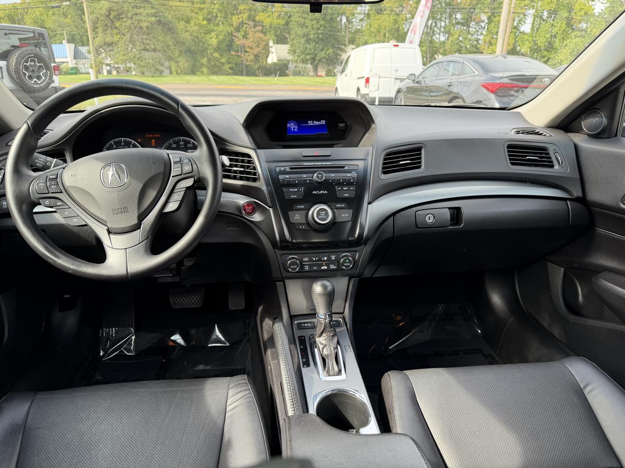 Acura ILX 4dr Sdn 2.0L 2014