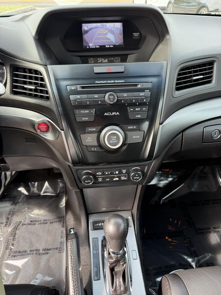 Acura ILX 4dr Sdn 2.0L 2014