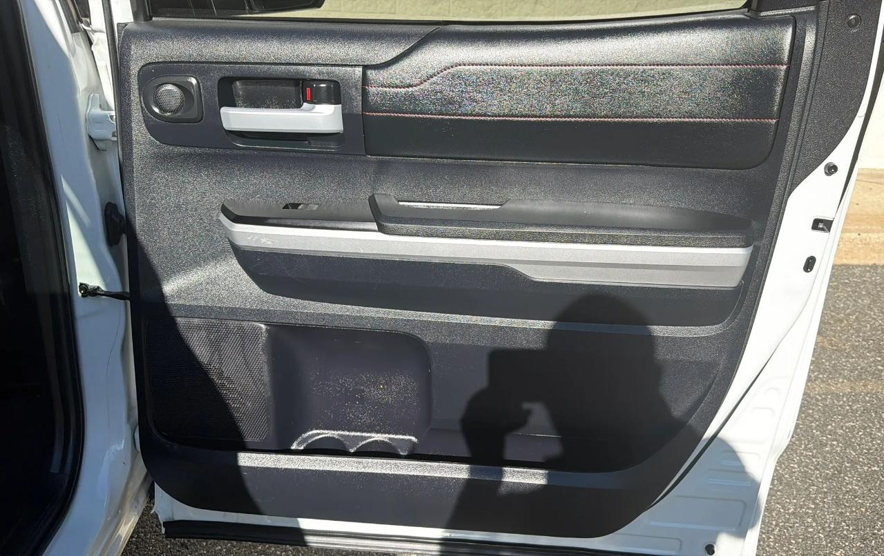 Toyota Tundra 4WD Truck CrewMax 5.7L V8 6-Spd AT TRD Pro (Natl) 2015