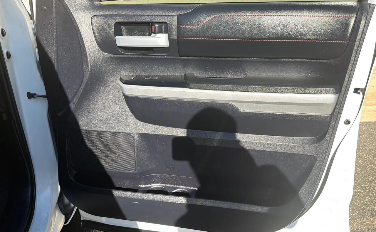 Toyota Tundra 4WD Truck CrewMax 5.7L V8 6-Spd AT TRD Pro (Natl) 2015