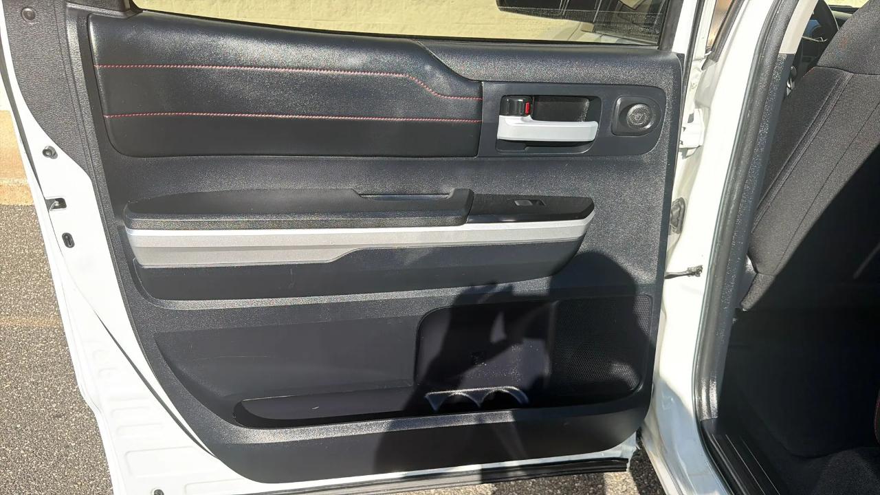 Toyota Tundra 4WD Truck CrewMax 5.7L V8 6-Spd AT TRD Pro (Natl) 2015