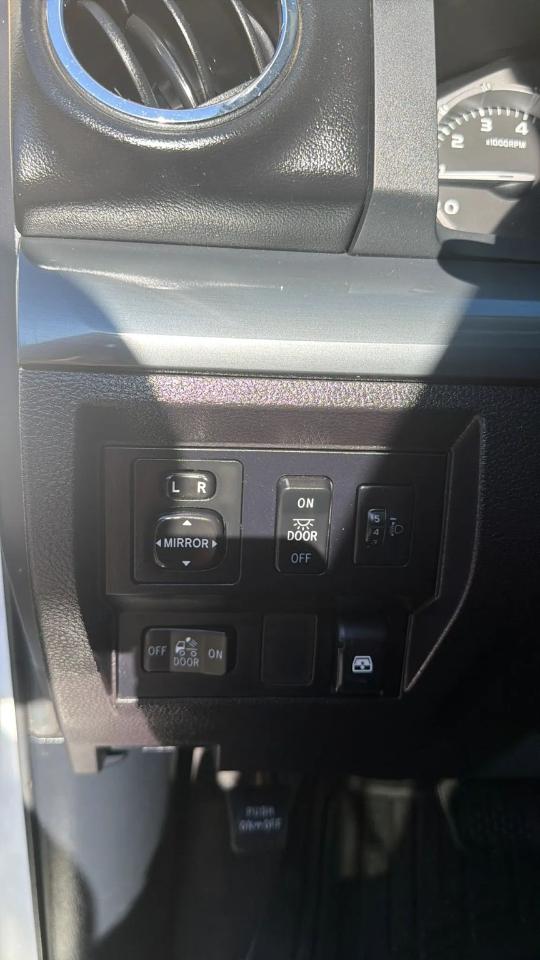 Toyota Tundra 4WD Truck CrewMax 5.7L V8 6-Spd AT TRD Pro (Natl) 2015