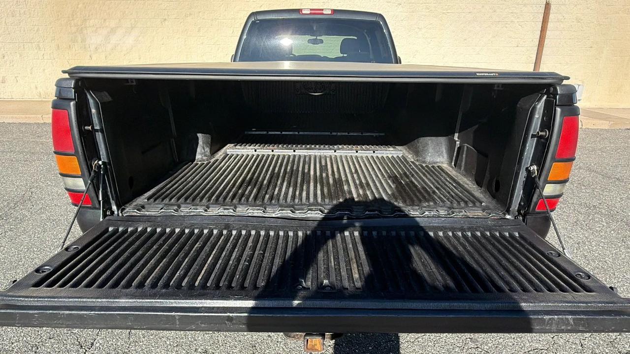 GMC Sierra 3500 Crew Cab 167" WB 4WD DRW SLE 2005